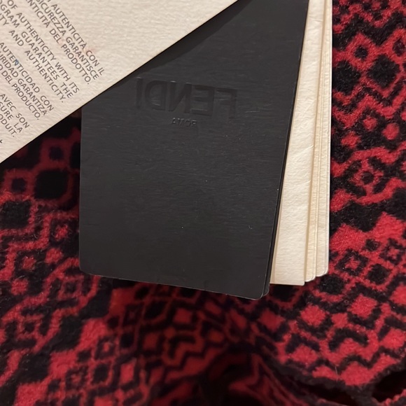 Absolutely Gorgeous Fendi top. - Picture 4 of 8